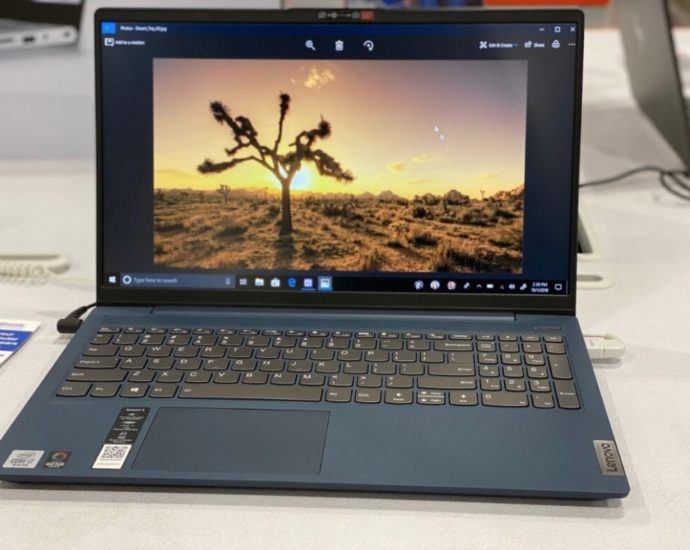 lenovo laptop 1024x772 3 690x550 - WOW! $109 Acer Chromebook (Reg $249)