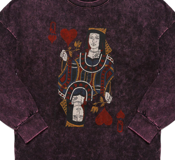 COS Queen Card Graphic Tee 04 600x 600x550 - Queen of Hearts Graphic Long Sleeve T-Shirt | S-3XL for only <span class="money">$37.49 </span>