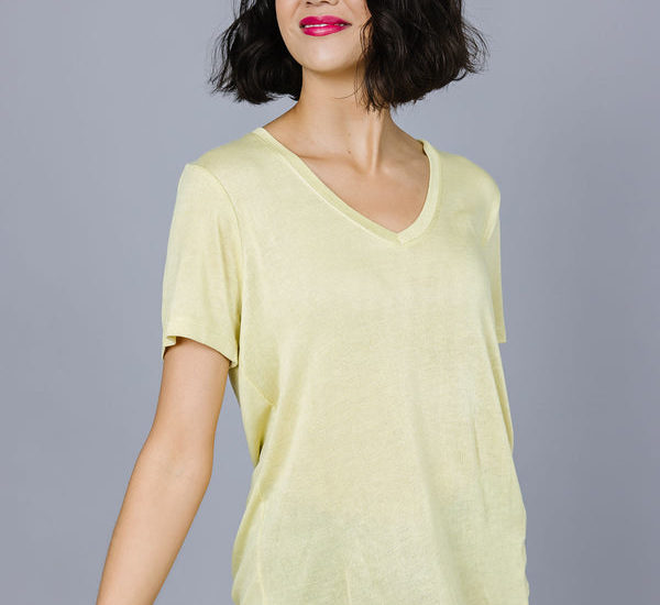 030221 cents of style madison shirt 6J3A1957 600x 600x550 - Madison Relaxed V-Neck T-Shirt | S for only <span class="money">$10.00 </span>